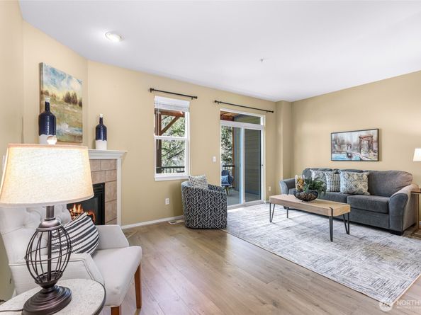 9067 161st Court NE 2704, Redmond WA 98052