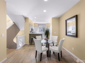 9067 161st Court NE 2704, Redmond WA 98052