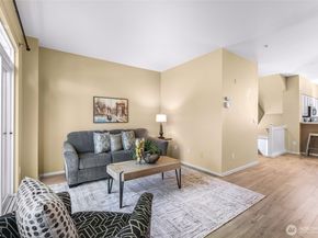 9067 161st Court NE 2704, Redmond WA 98052