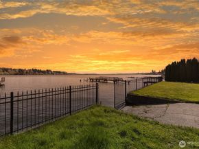 9049 NE Juanita Drive, Kirkland WA 98034