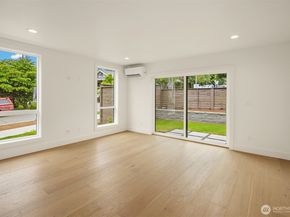102 NE 44th Street, Seattle WA 98105