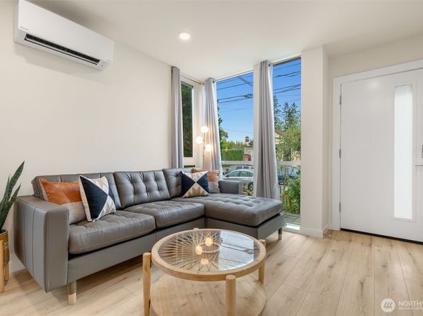 1645 22nd Avenue, Seattle WA 98122