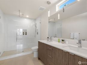 1645 22nd Avenue, Seattle WA 98122