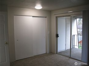 710 10th Street NE D, Auburn WA 98002