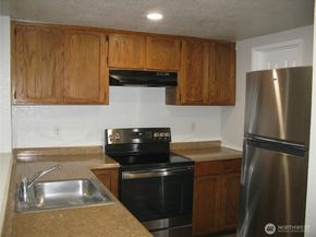 710 10th Street NE D, Auburn WA 98002