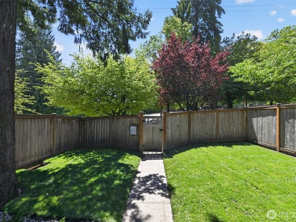 3806 E Galer Street, Seattle WA 98112