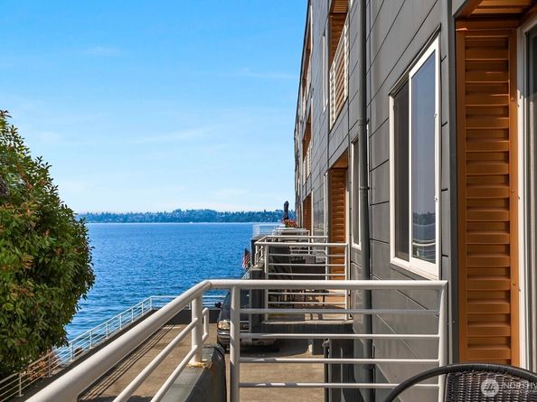 733 Lake Street S 101, Kirkland WA 98033