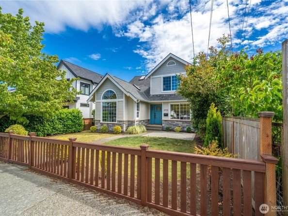 2712 57th Avenue SW, Seattle WA 98116