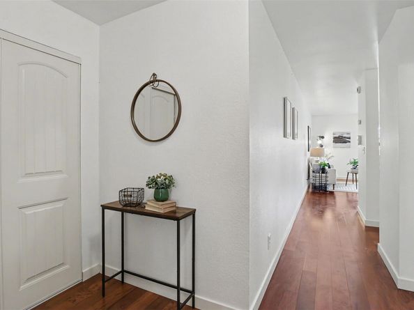 17431 Ambaum Boulevard S D2, Burien WA 98148