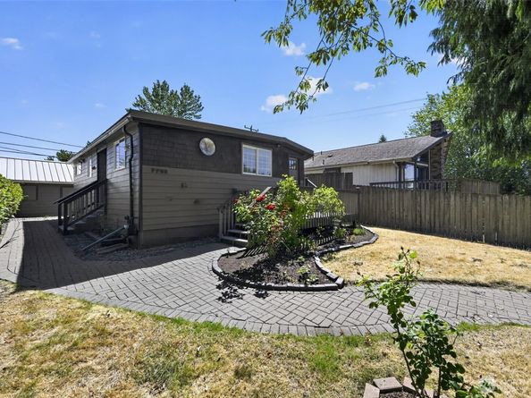 7768 14th Avenue SW, Seattle WA 98106