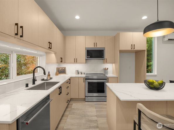 821 B 17th Avenue, Seattle WA 98144