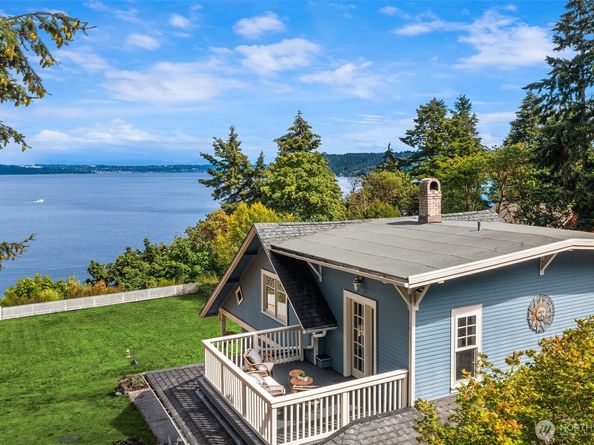 21324 Tramp Harbor Road SW, Vashon WA 98070