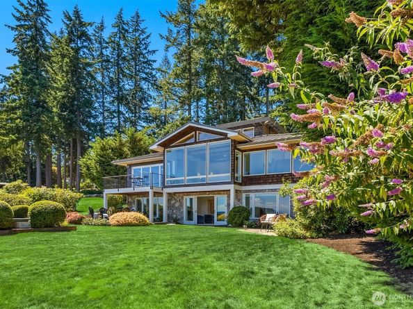 7464 Madrona Drive NE, Bainbridge Island WA 98110