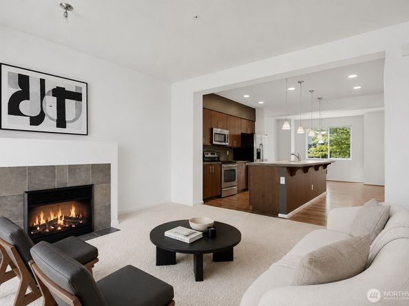 15720 Manor Way R2, Lynnwood WA 98087
