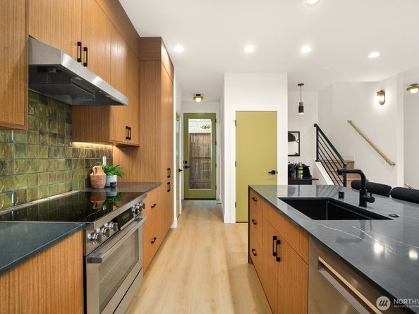 5053 35th Avenue SW, Seattle WA 98126