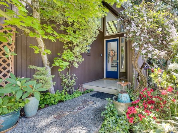 3068 169th Avenue NE, Bellevue WA 98008