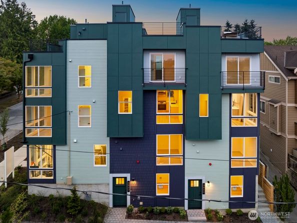 3852 Carr Place N, Seattle WA 98103