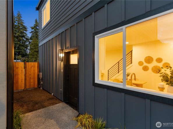 811 NE 125th Street B, Seattle WA 98125