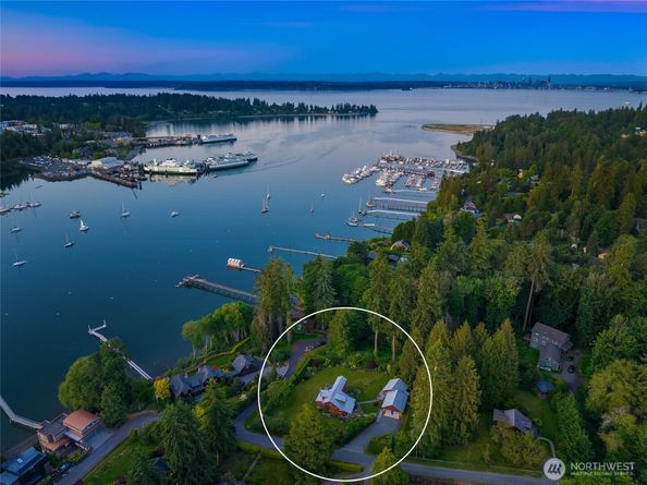 6017 Rose Loop NE, Bainbridge Island WA 98110