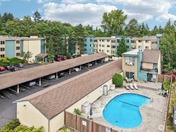 2222 NE 92nd Street 208, Seattle WA 98115