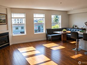 2522 Rucker Avenue 407, Everett WA 98201