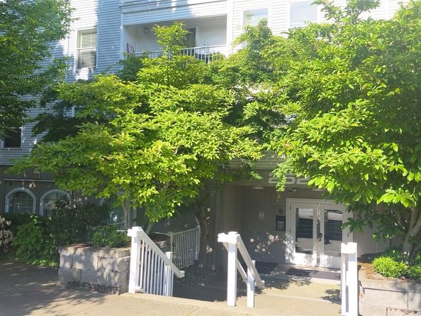 2522 Rucker Avenue 407, Everett WA 98201