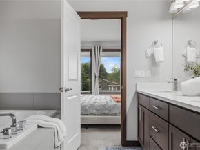 18320 3rd Drive SE, Bothell WA 98012