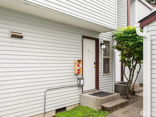 708 6th Avenue S E101, Kent WA 98032