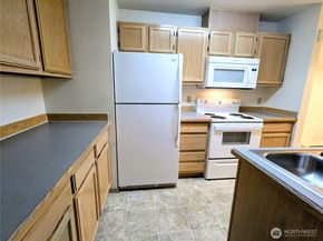 9825 18th Avenue W E4, Everett WA 98204
