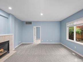 5529 Elizabeth Loop SE, Auburn WA 98092