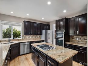 5529 Elizabeth Loop SE, Auburn WA 98092