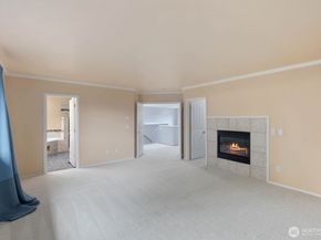 5529 Elizabeth Loop SE, Auburn WA 98092
