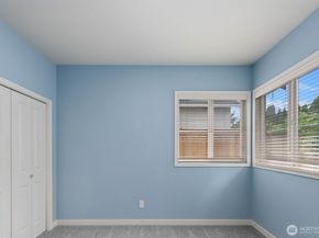 5529 Elizabeth Loop SE, Auburn WA 98092