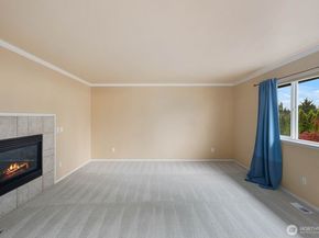 5529 Elizabeth Loop SE, Auburn WA 98092