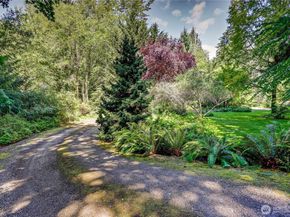 8883 NE Wardwell Road, Bainbridge Island WA 98110