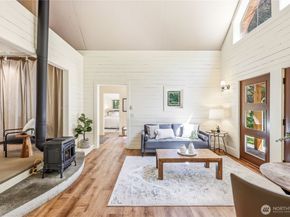 8883 NE Wardwell Road, Bainbridge Island WA 98110