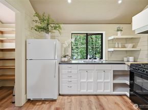 8883 NE Wardwell Road, Bainbridge Island WA 98110
