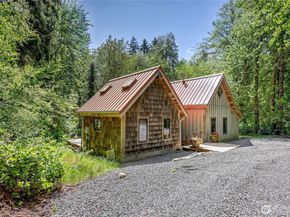 8883 NE Wardwell Road, Bainbridge Island WA 98110