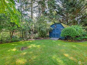 8883 NE Wardwell Road, Bainbridge Island WA 98110