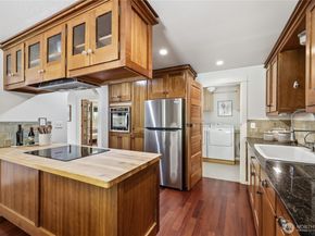 8883 NE Wardwell Road, Bainbridge Island WA 98110