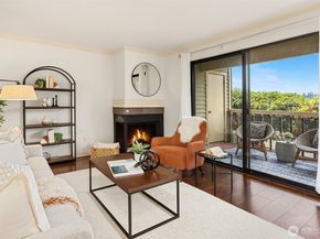 11801 100th Avenue NE A103, Kirkland WA 98034