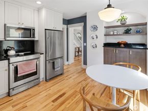 6215 27th Avenue NE, Seattle WA 98115