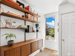 6215 27th Avenue NE, Seattle WA 98115