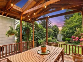 6215 27th Avenue NE, Seattle WA 98115