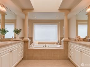 323 240th Place SE, Sammamish WA 98074