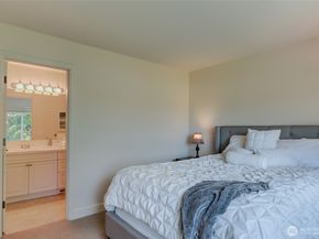 323 240th Place SE, Sammamish WA 98074