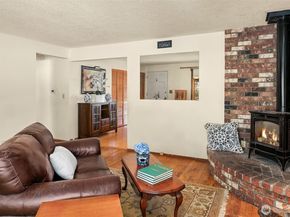 1260 168th Avenue NE, Bellevue WA 98008