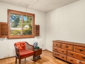 1260 168th Avenue NE, Bellevue WA 98008