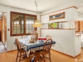 1260 168th Avenue NE, Bellevue WA 98008