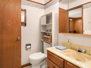 1260 168th Avenue NE, Bellevue WA 98008